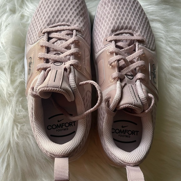 Nike Renew. New, Never been worn. - Picture 4 of 5